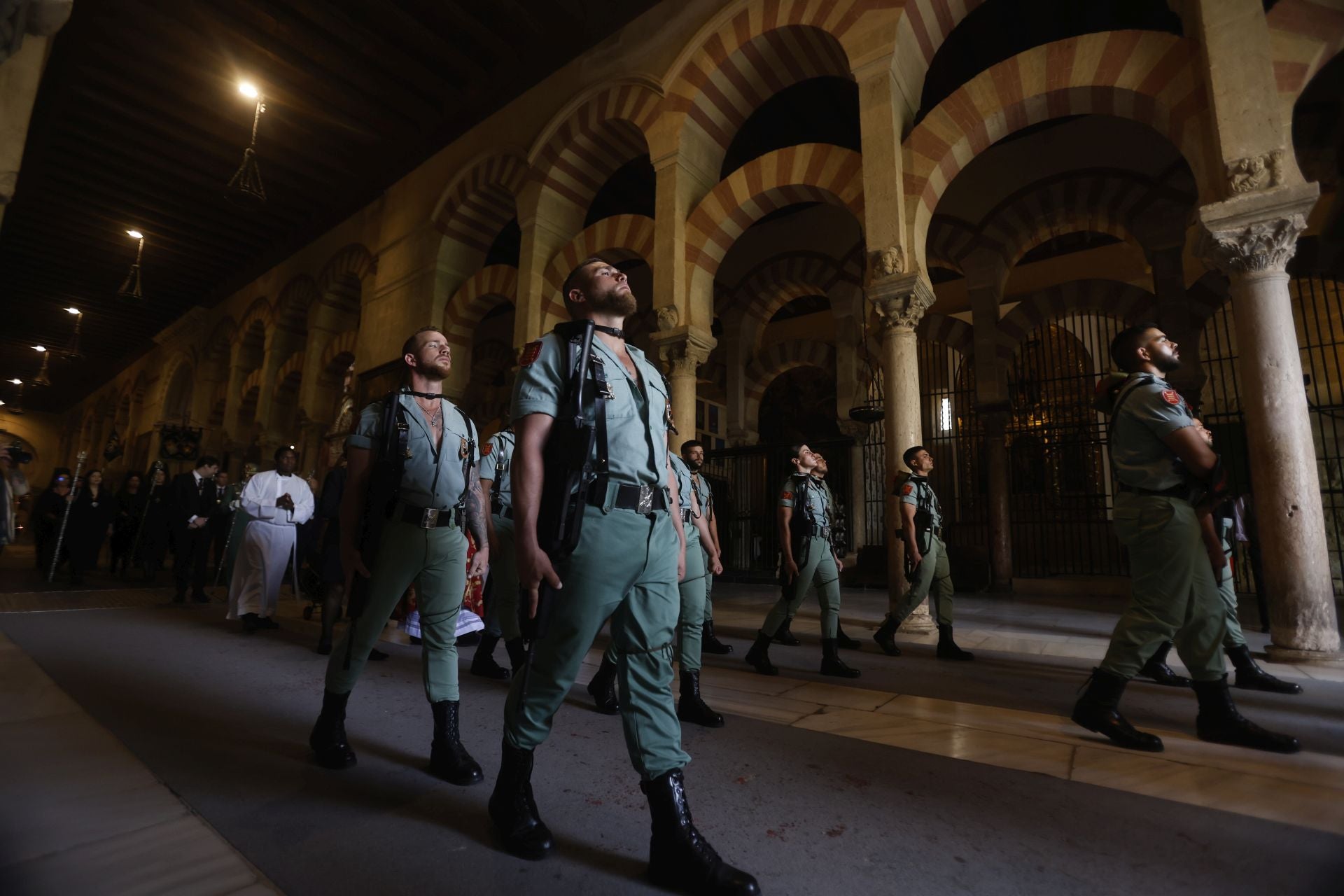 Las imágenes del vía crucis del Señor de la Caridad en Córdoba