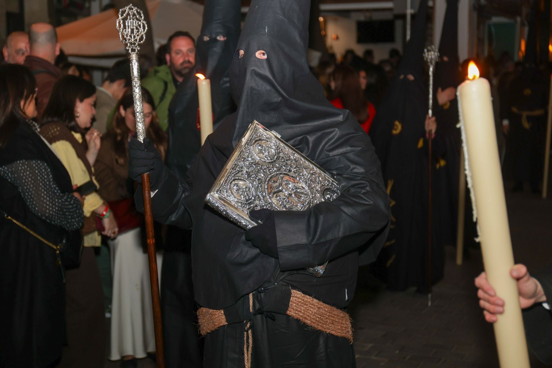 Las imágenes de la Buena Muerte en la Madrugada de la Semana Santa de Córdoba