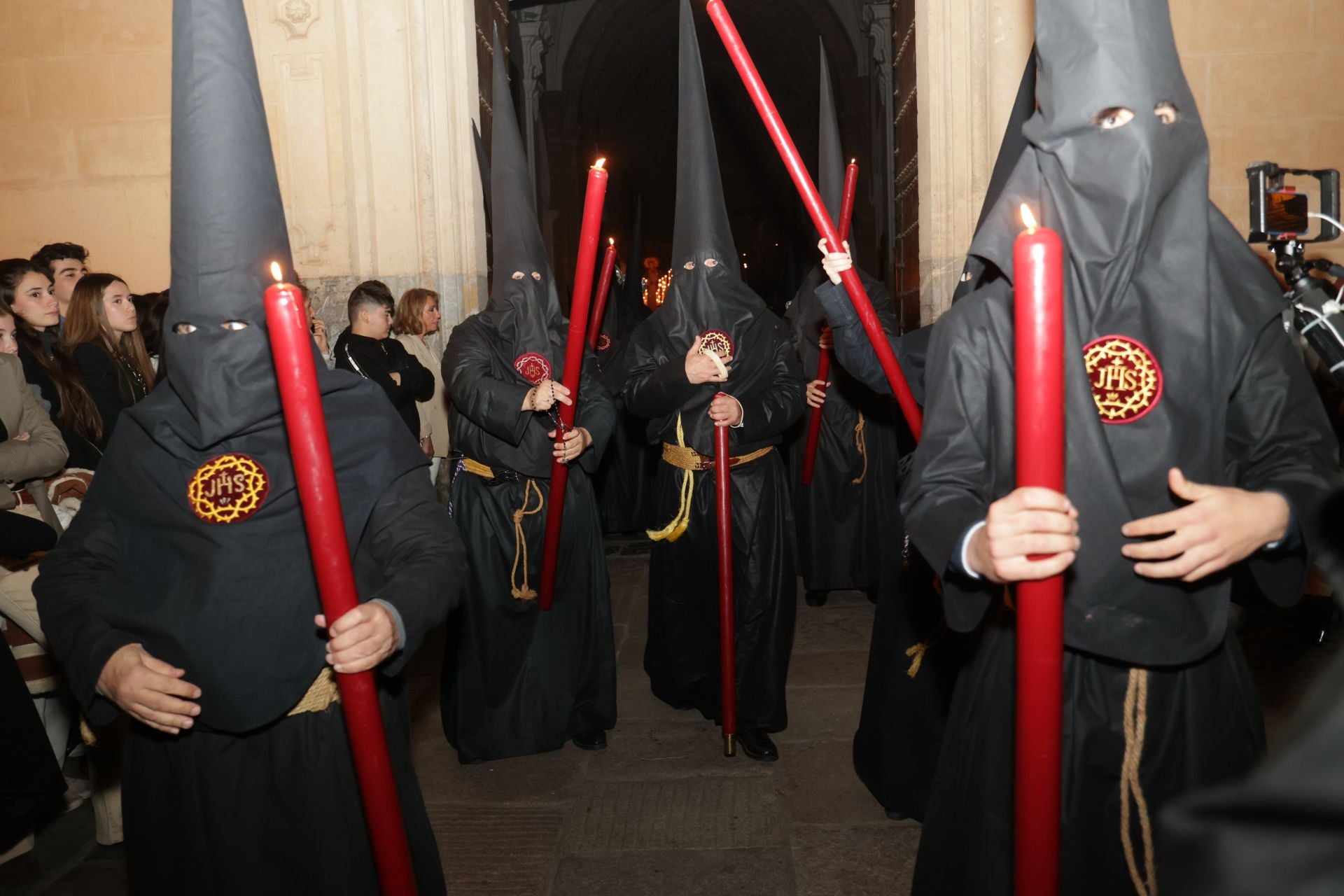 Las imágenes de la Buena Muerte en la Madrugada de la Semana Santa de Córdoba