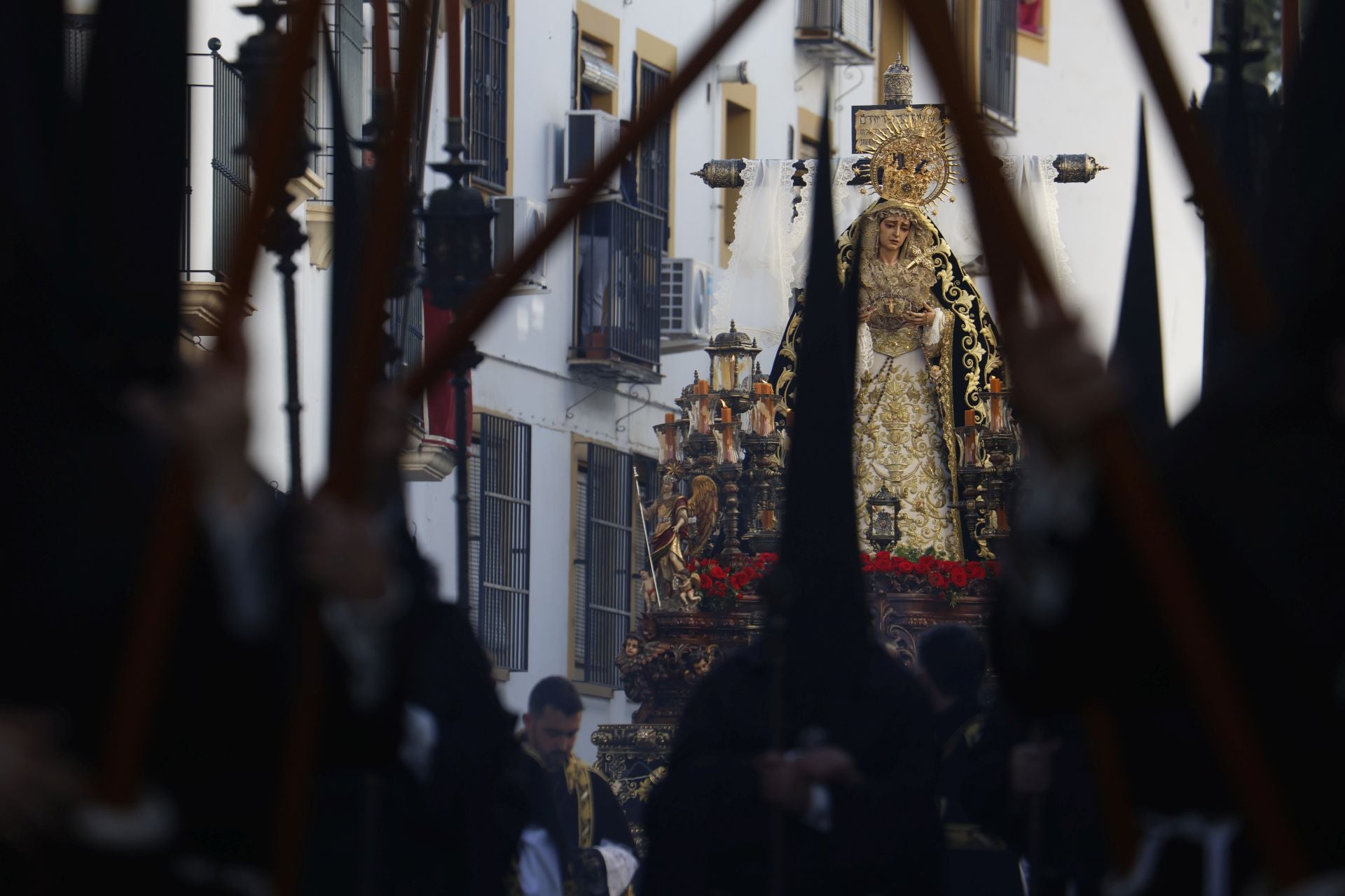 Las imágenes de la procesión de La Soledad del Viernes Santo de Córdoba