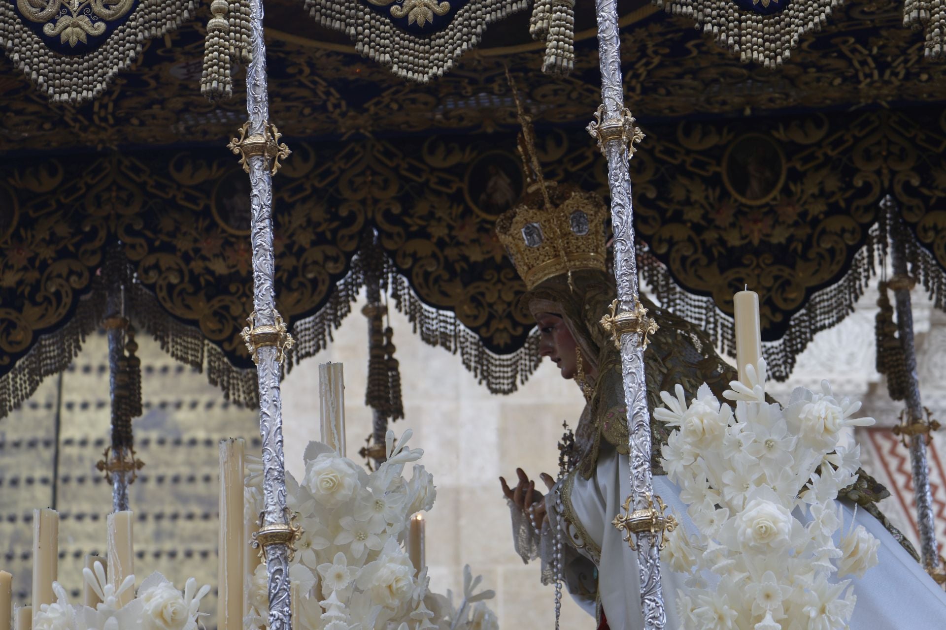 Las imágenes del regreso de la Merced el Sábado Santo de Córdoba, en imágenes