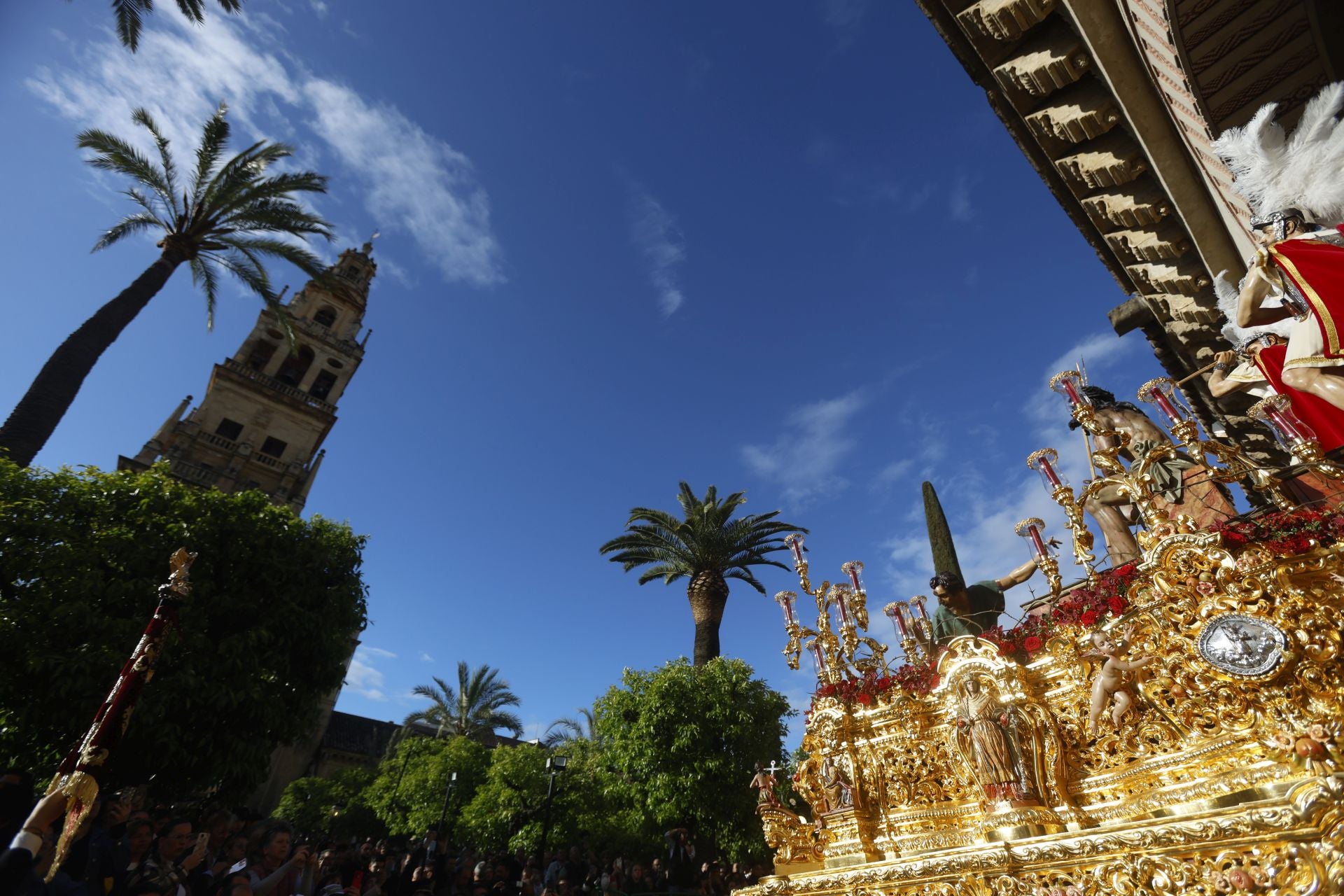 Las imágenes del regreso de la Merced el Sábado Santo de Córdoba, en imágenes