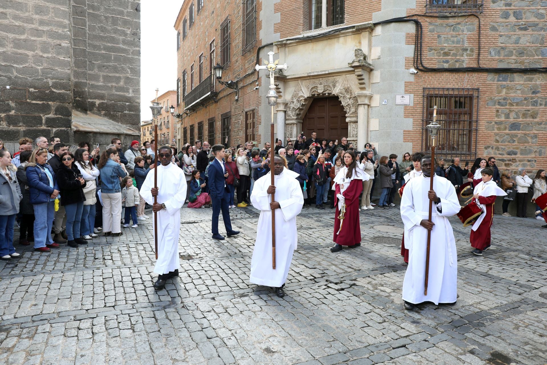 En imágenes, la procesión del Encuentro entre Jesús Resucitado y la Virgen de la Alegría