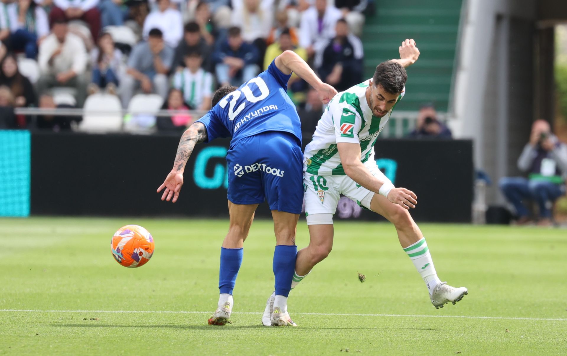 El emocionante empate del Córdoba con el Oviedo, en imágenes