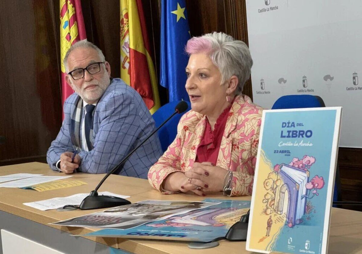 La delegada Rosa María García y Ángel Fernández durante la presentación