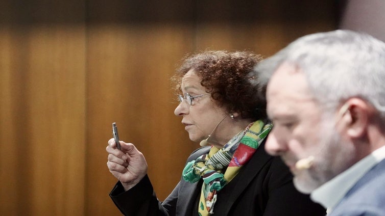 Ana Palacio señala que la UE está en medio de un «duelo arancelario» entre EE.UU. y China pero «excluida»