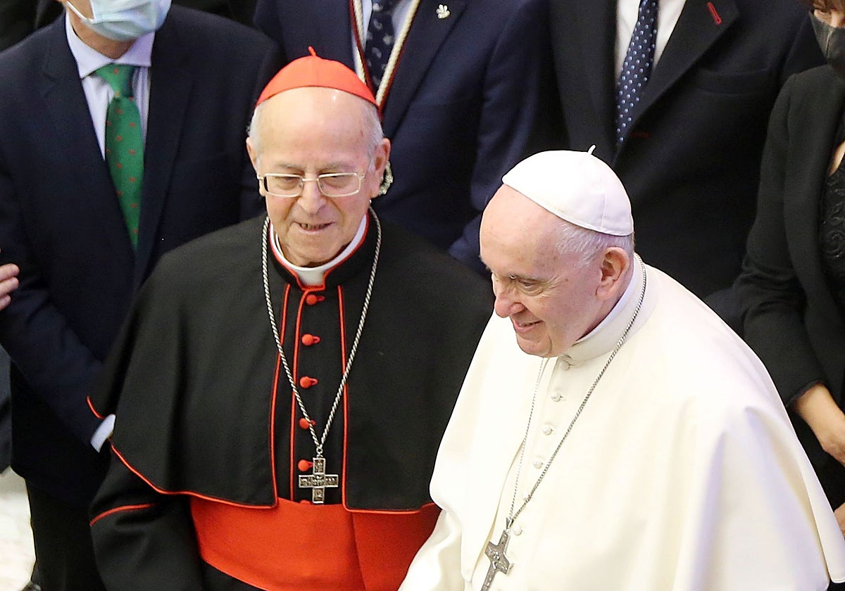 El Papa Francisco y el cardenal Ricardo Blázquez, en una imagen de archivo de 2021