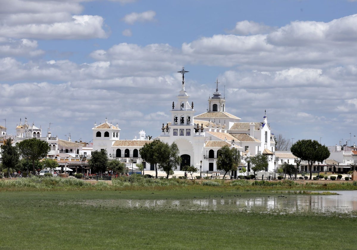 Santuario de Nuestra Señora del Rocío en Almonte