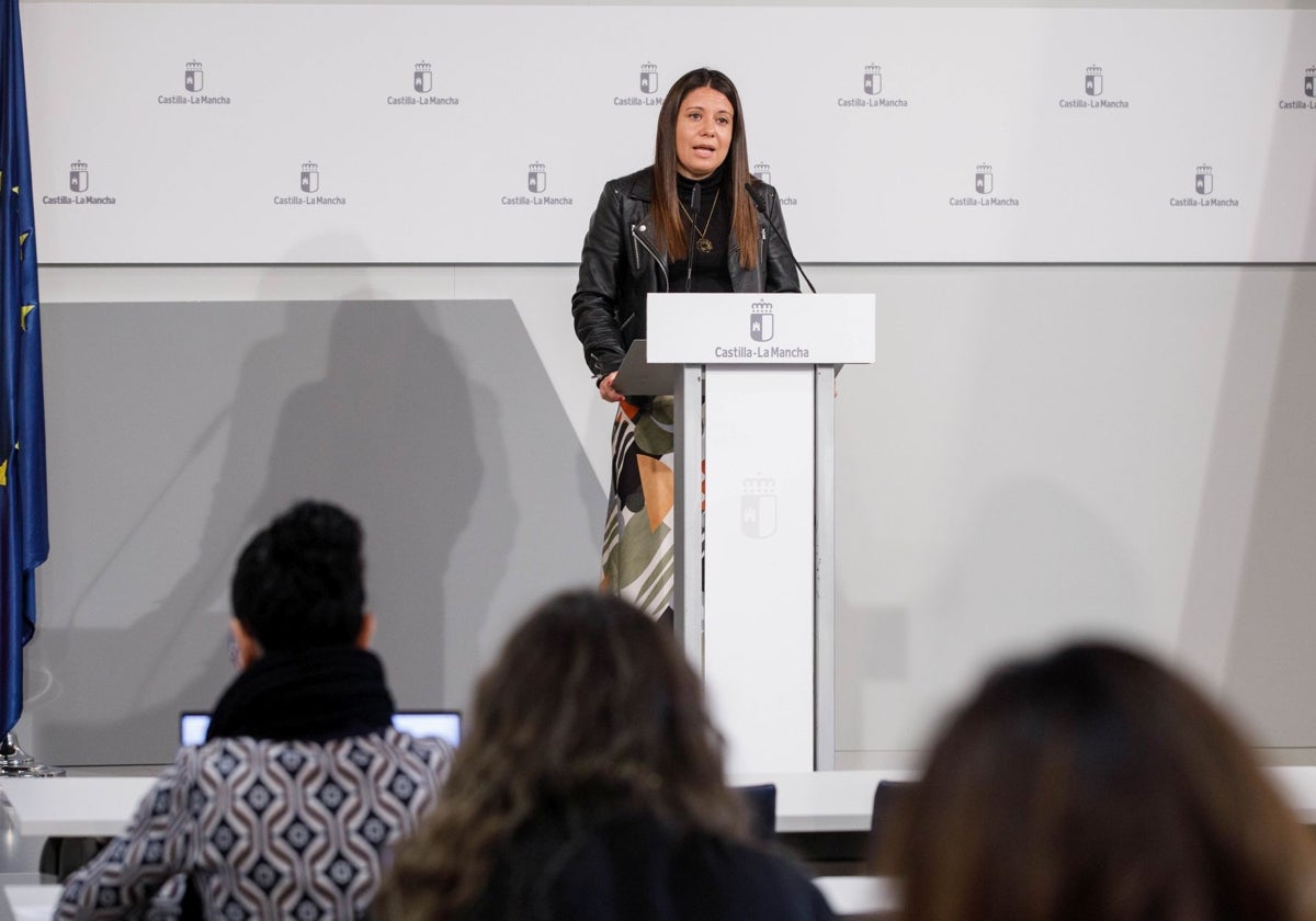 La consejera Bárbara Torrijano durante la rueda de prensa ofrecida en Toledo