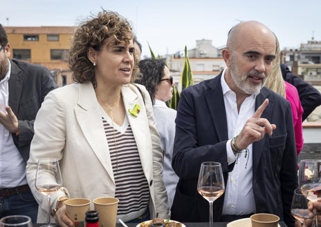 Imagen secundaria 1 - La recepción de ABC por Sant Jordi en Barcelona se convierte en cita obligada
