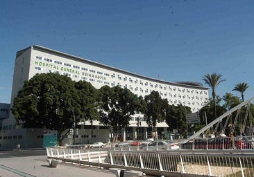 Trece sanitarias de un hospital de Murcia denuncian a un jefe de servicio por acoso sexual