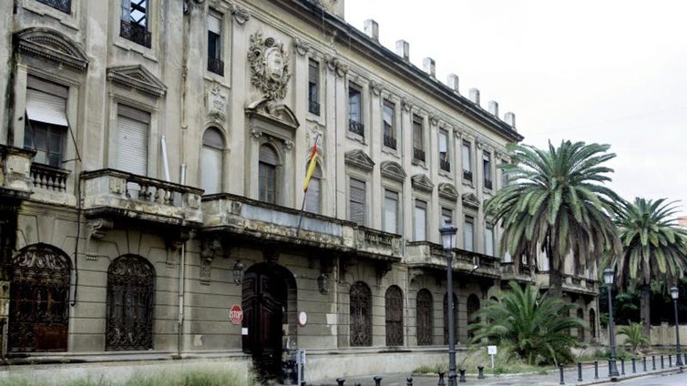 Un incendio en el CIE de Valencia deja dos agentes asistidos por inhalación de humo