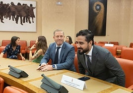 Alvise somete a su número dos al acoso de sus seguidores y le exige que entregue el acta de eurodiputado por «traicionar al votante»