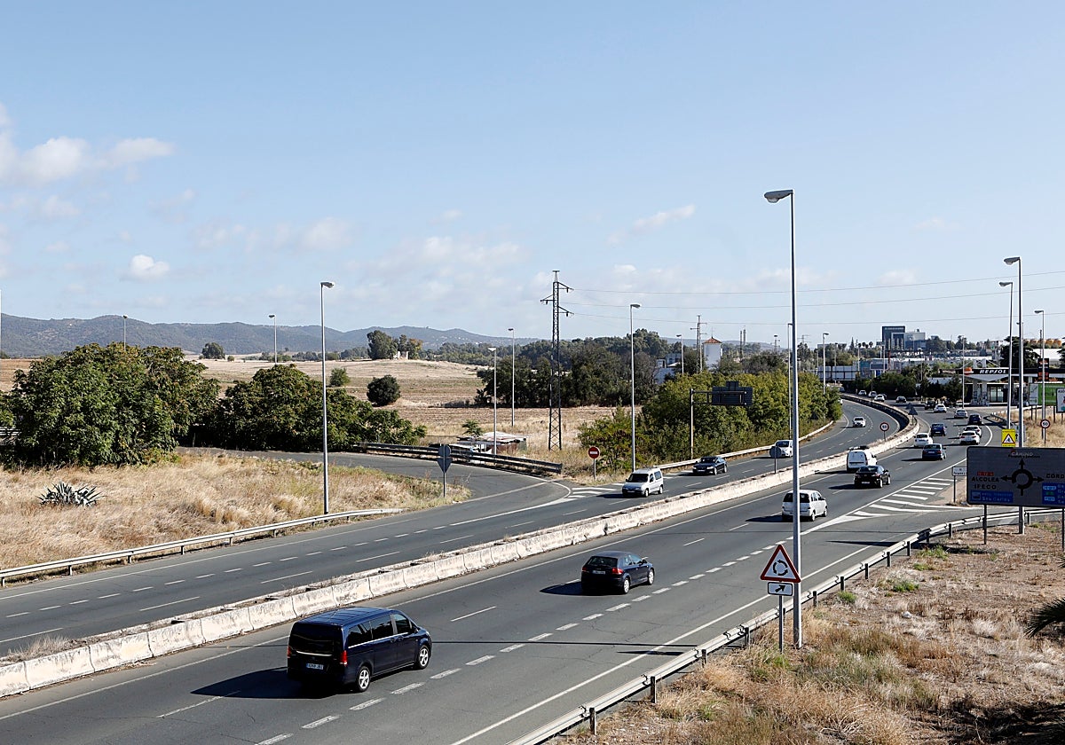 Inicio de la antigua N-IV desde la Glorieta de Louvière camino de Las Quemadas