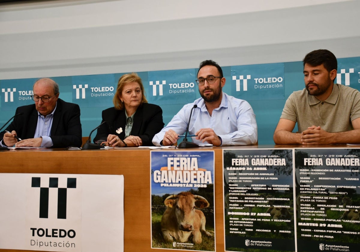 Las novedades de la feria fueron presentadas por la diputada provincial, Marina García, el alcalde, Roberto García, el concejal de Medio Ambiente y Ganadería, Jesús Amigo, y el de Cultura, Isabelo Herreros.
