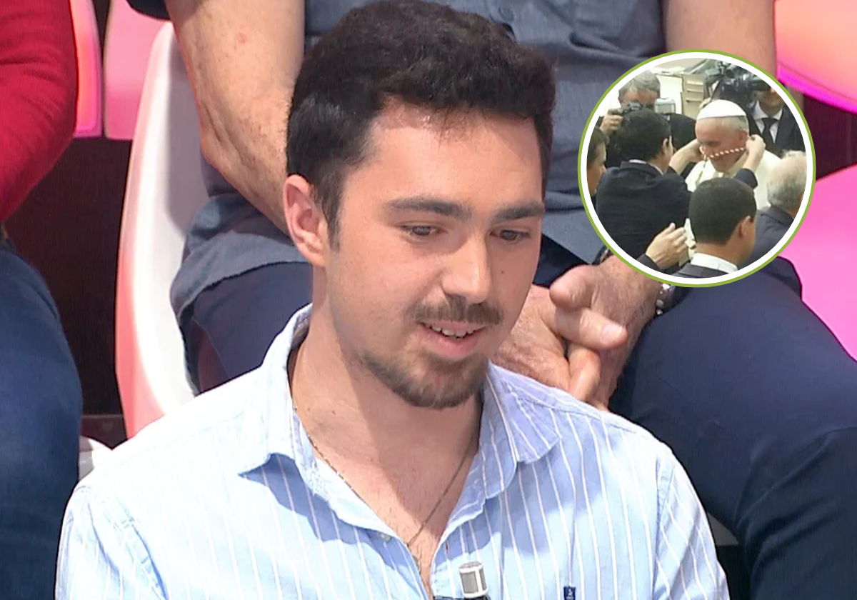 Alberto contando su encuentro con el Papa Francisco
