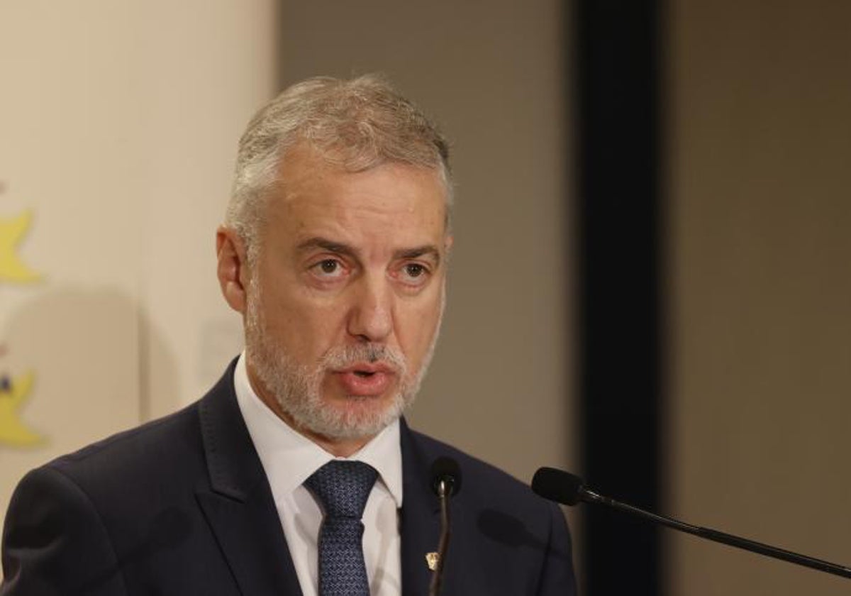 El ex lendakari Íñigo Urkullu durante una rueda de prensa