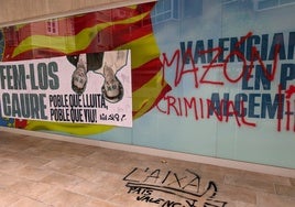 Vandalizan la sede del PP valenciano con pintadas contra Mazón: «Asesinos»