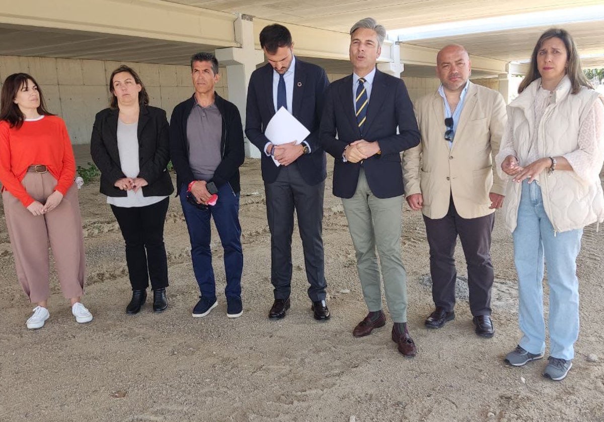 Autoridades en la presentación de la reforma de las instalaciones