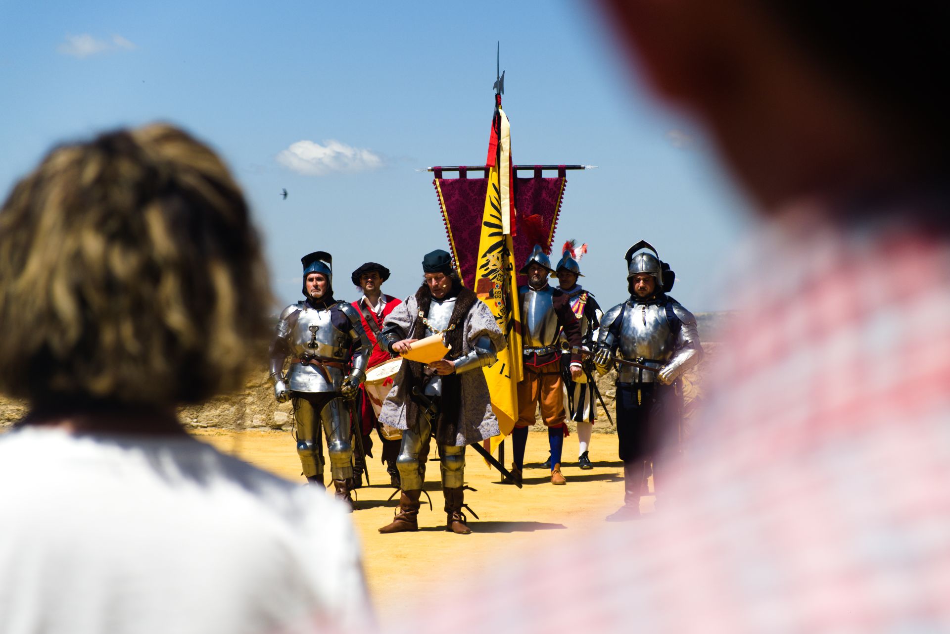 El espectacular desfile del Tercio de Olivares por las calles de Montilla, en imágenes