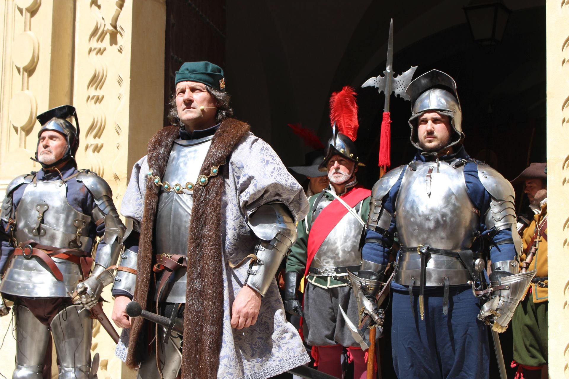 El espectacular desfile del Tercio de Olivares por las calles de Montilla, en imágenes