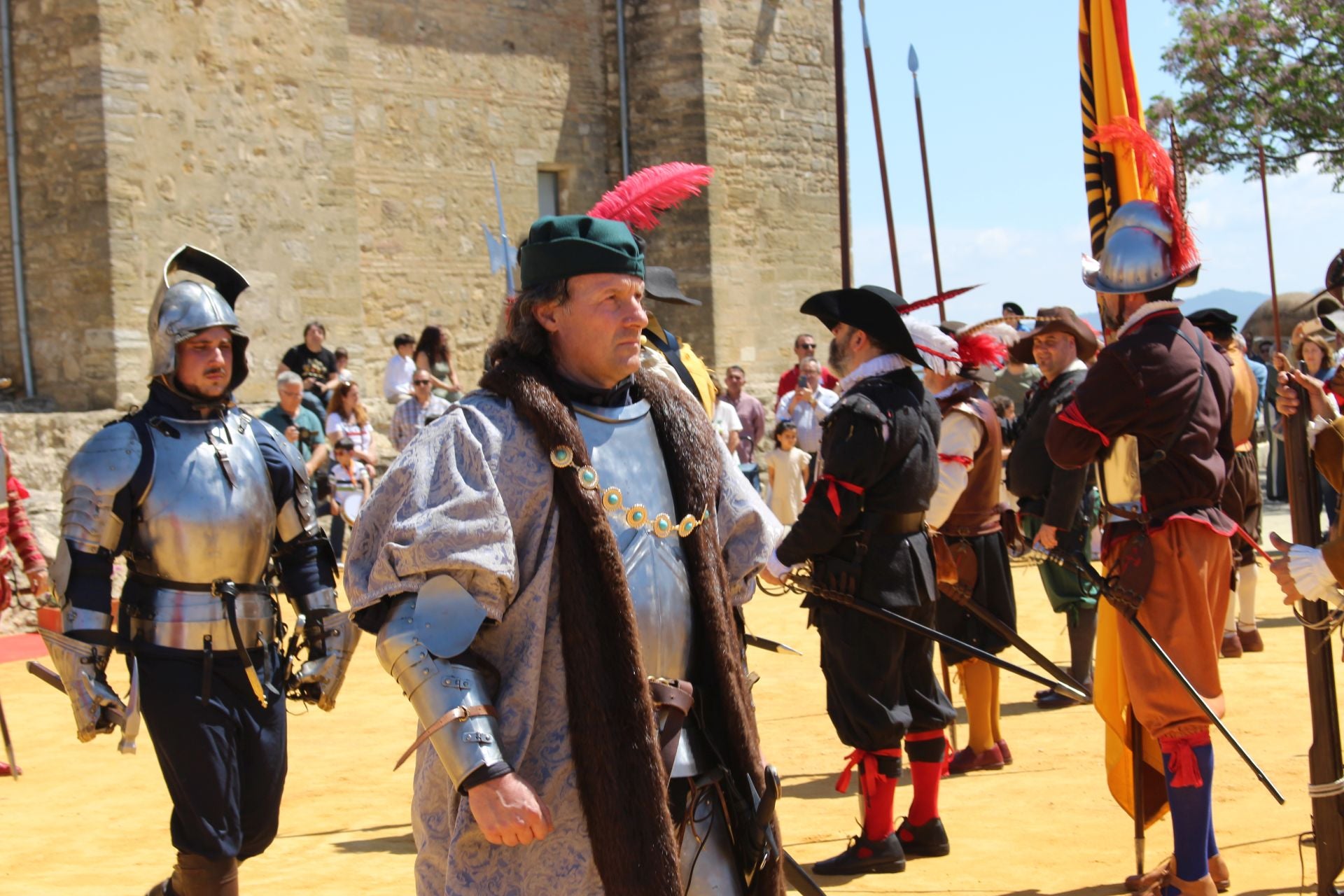 El espectacular desfile del Tercio de Olivares por las calles de Montilla, en imágenes