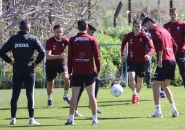 El Córdoba CF mide ante el Eldense su ambición por el play off de ascenso con la frialdad de las matemáticas