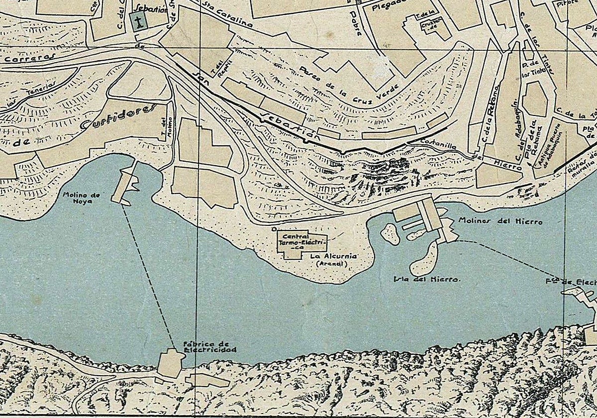 Fragmento del plano realizado por Rey Pastor en 1927. En el centro se dibuja “La Alcurnia” rotulada como “arenal”. Sobre ella, la central de vapor que levantó 'La Electricista Toledana' en 1897