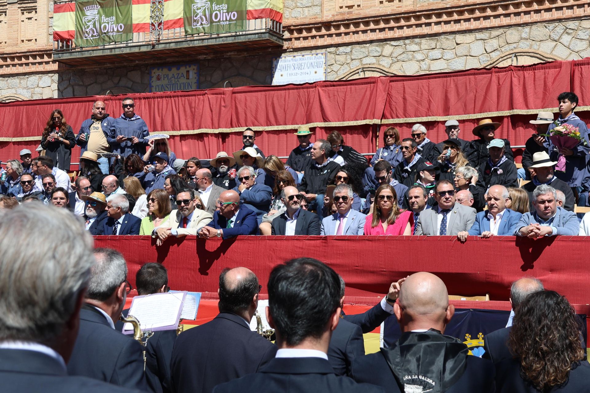 Espectacular desfile de la Fiesta del Olivo en Mora, con cientos de visitantes