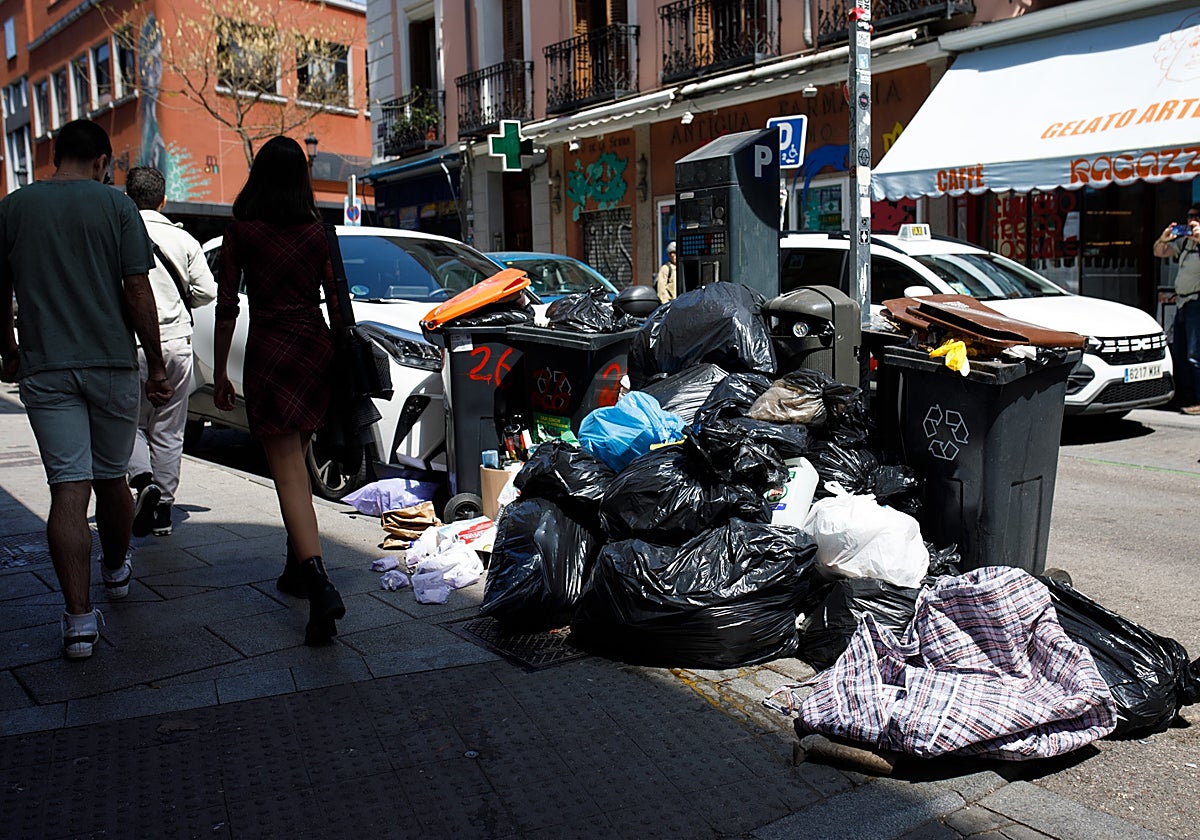 Basura en las calles del centro de Madrid durante la huelga