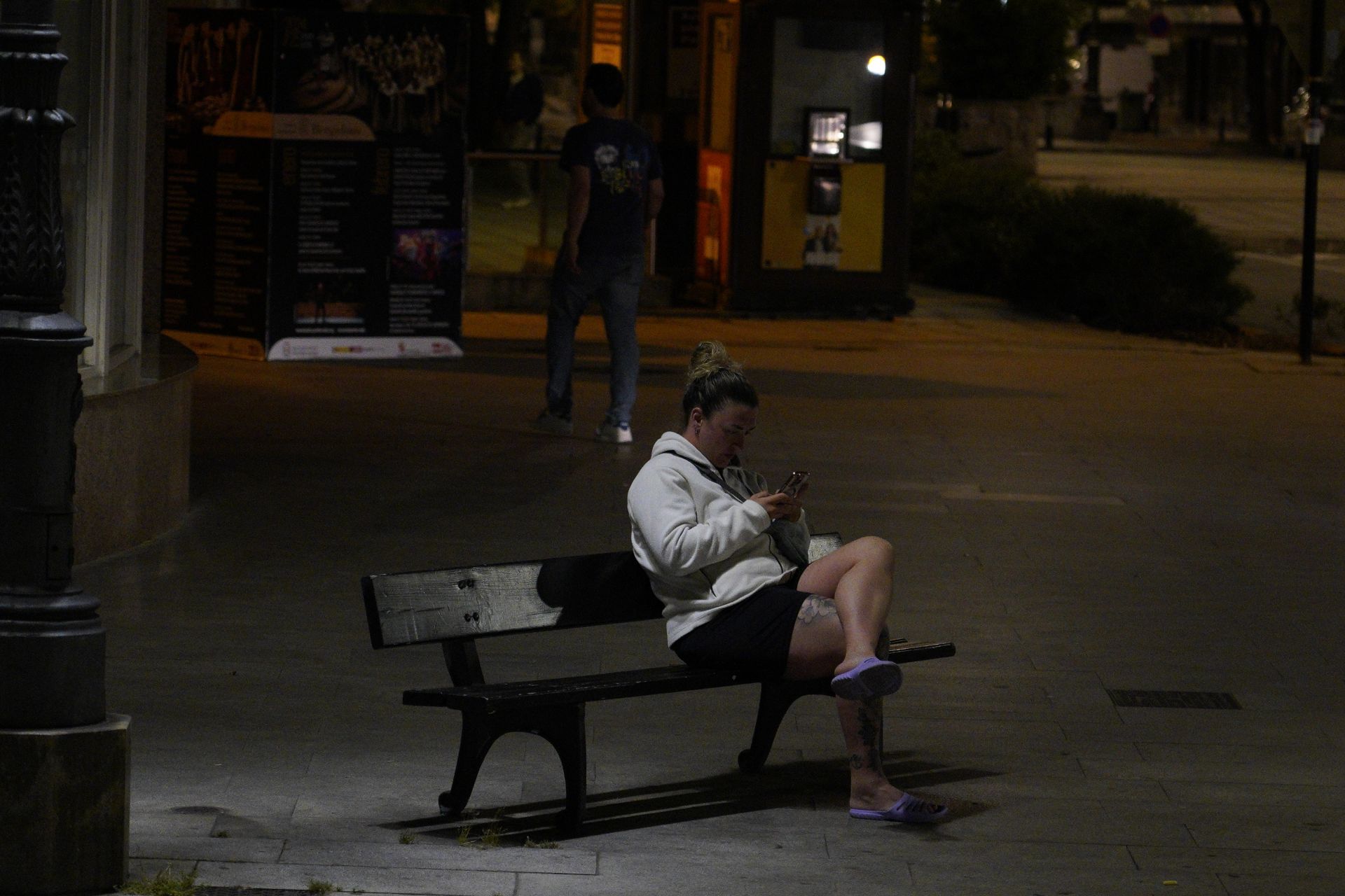 Noche a oscuras en algunas zonas de la ciudad de Ponferrada debido al apagón masivo