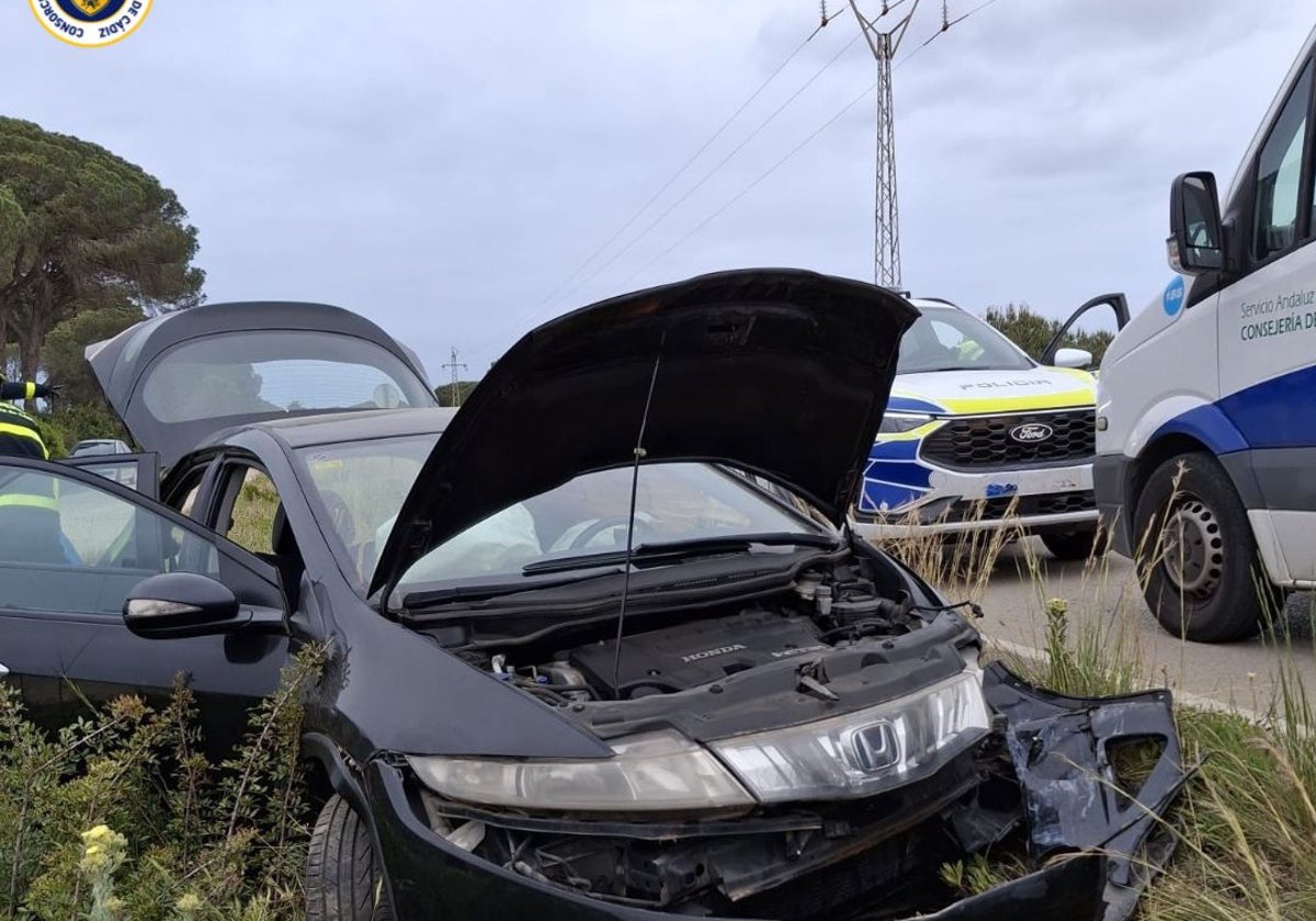 Vehículo destrozado por el accidente