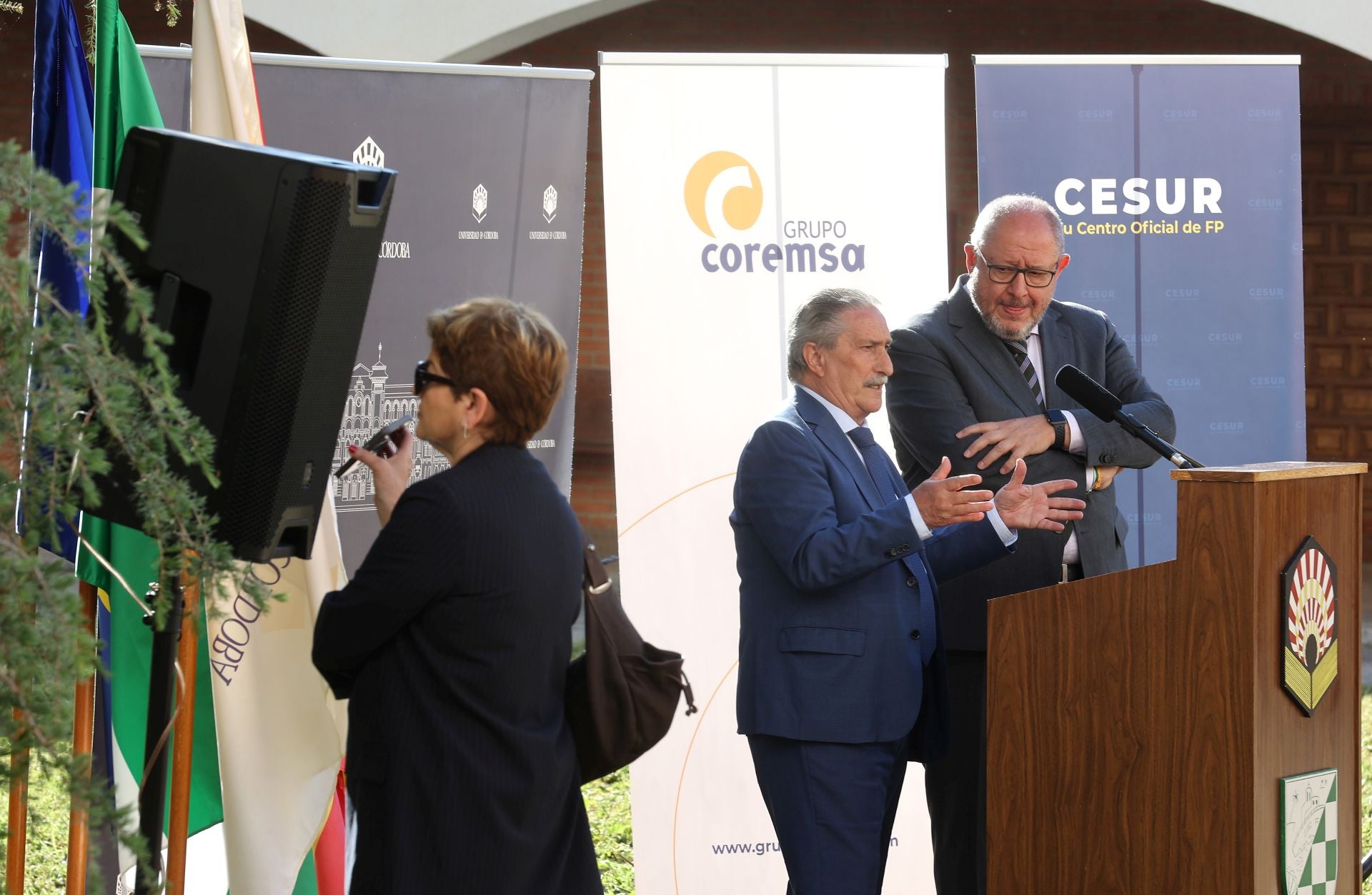 El acto de cesión del emblemático colegio mayor Séneca para ser un centro de FP