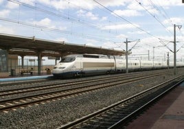 Malagón recibe en su pabellón polideportivo a casi 300 viajeros de un tren varado por el apagón