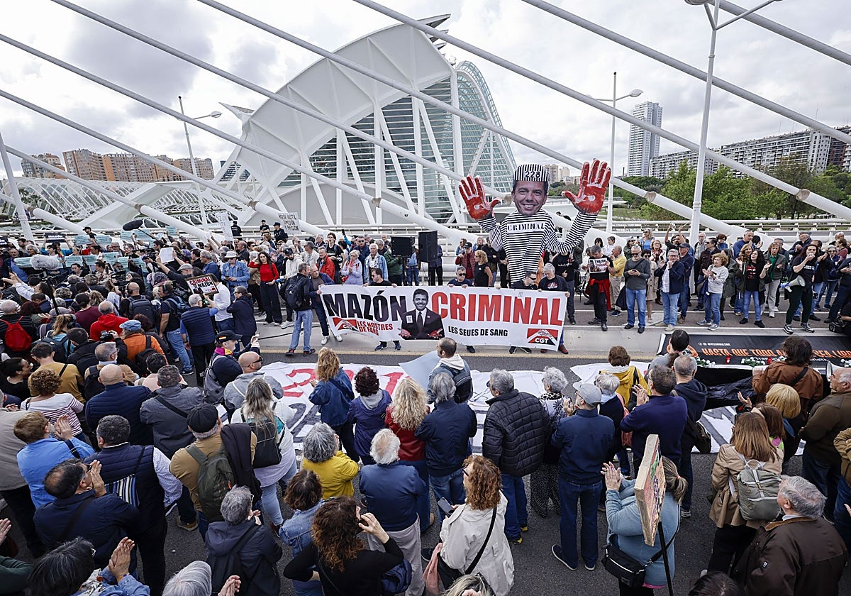 Imagen de la protesta celebrada este martes frente al Museo de las Ciencias en Valencia
