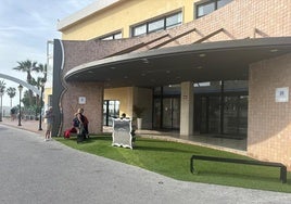 Milagro en un hotel de Torremolinos: un recepcionista salva un bebé recién nacido en pleno apagón