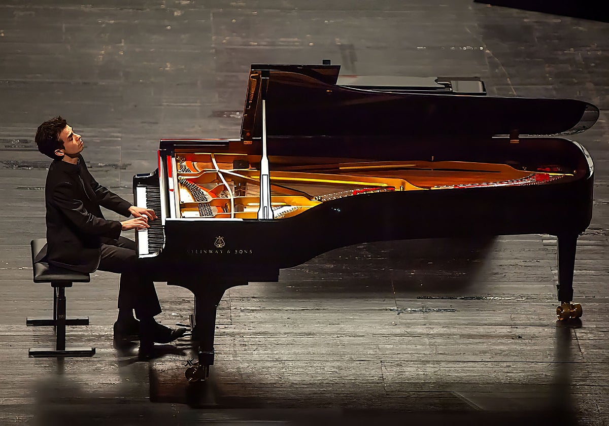 El semifinalista francés, Antonin Bonnet, durante su interpretación