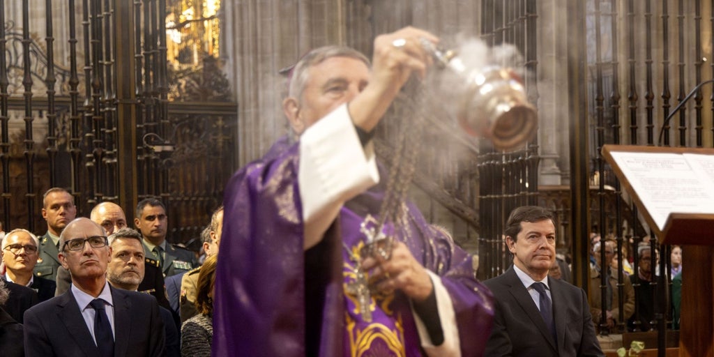 Salamanca abarrota su Catedral para rezar por el eterno descanso del Papa Francisco