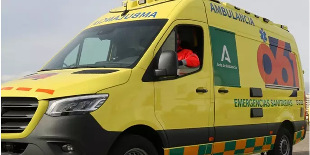Muere una mujer en un accidente entre un camión y un todoterreno en Zufre