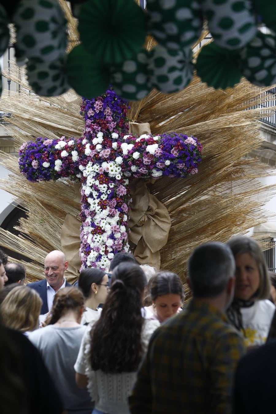 El inicio de las espectaculares Cruces de Mayo de Córdoba, en imágenes