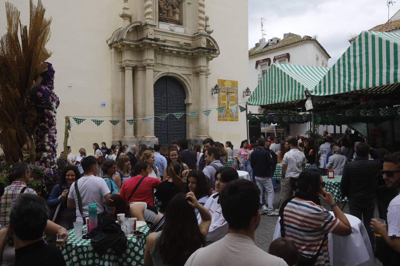 El inicio de las espectaculares Cruces de Mayo de Córdoba, en imágenes