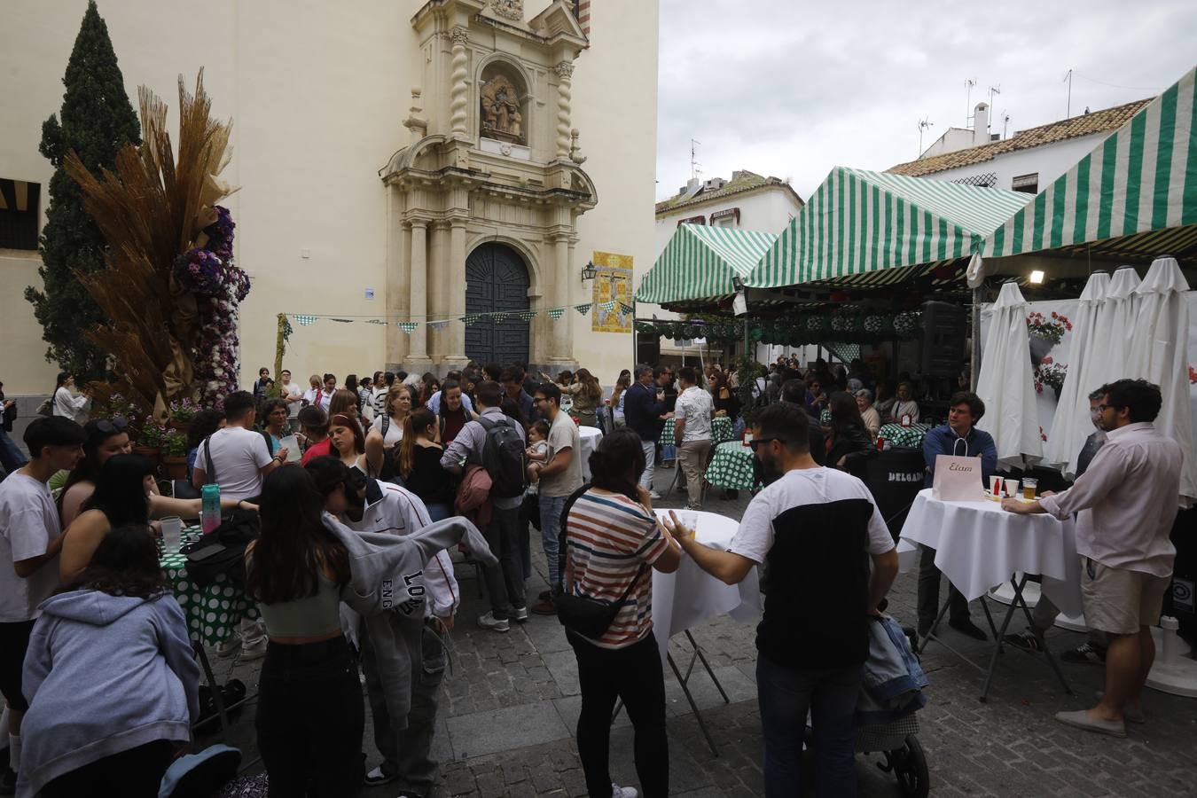 El inicio de las espectaculares Cruces de Mayo de Córdoba, en imágenes
