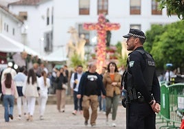 La seguridad en el comienzo de las Cruces de Mayo, en imágenes