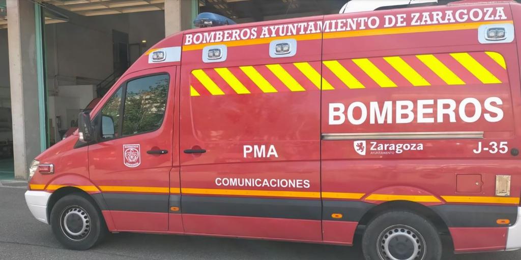 Un muerto y cuatro intoxicados en el incendio de un piso en Zaragoza