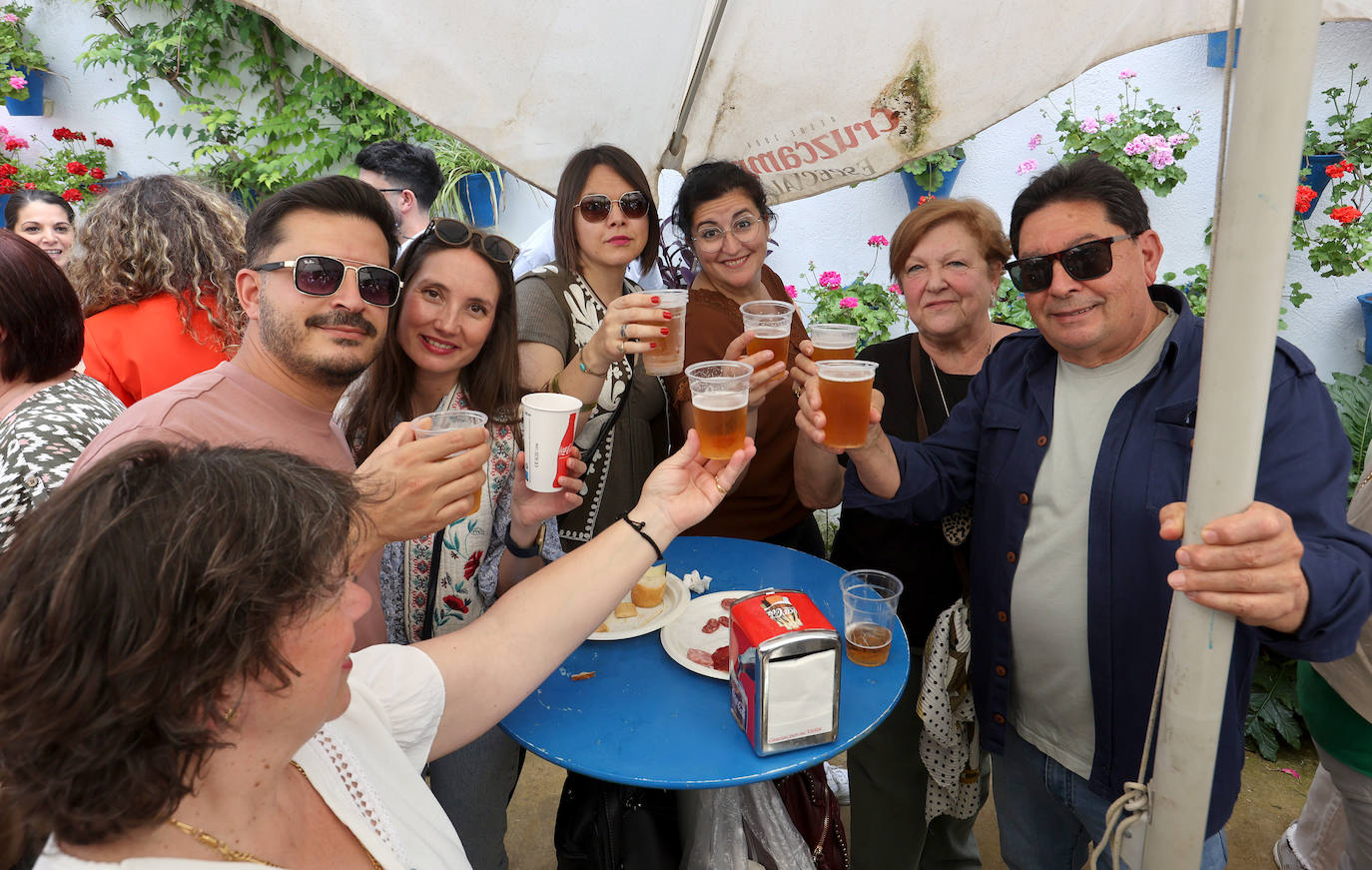 El color y la belleza de las Cruces de Mayo en Córdoba, en imágenes