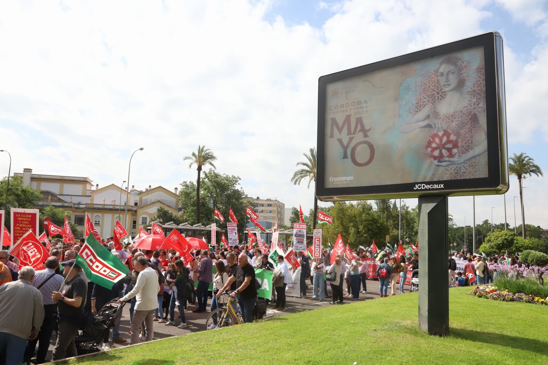 La poco nutrida manifestación del 1 de Mayo en Córdoba, en imágenes