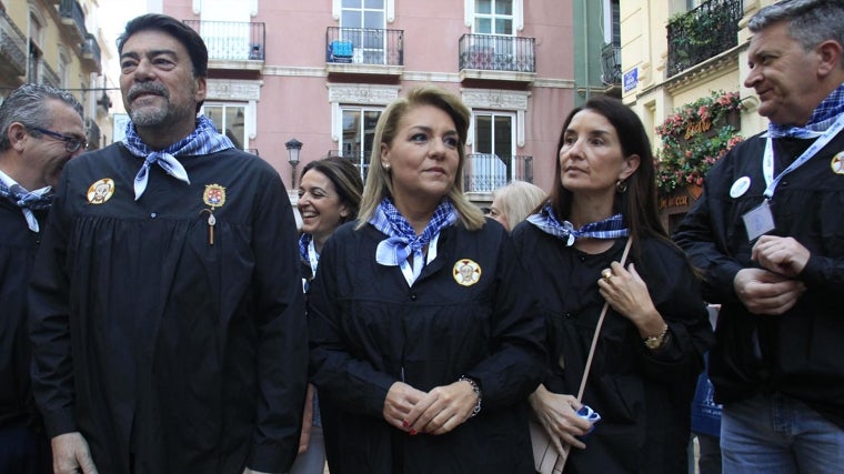 El alcalde de Alicante, Luis Barcala, y la vicepresidenta de la Generalitat, Susana Camarero y la consellera de Hacienda, Ruth Merino