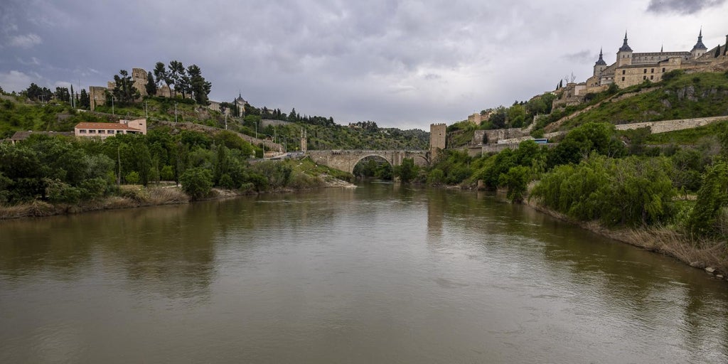 El recorte del trasvase Tajo-Segura, un «hachazo» que reduce a la mitad el agua para el regadío en Almería