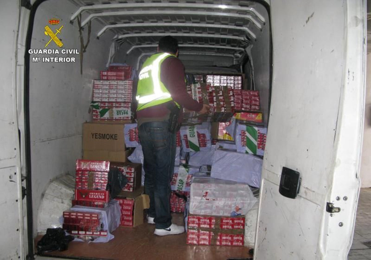 Cajetillas de tabaco incautadas en una operación de la Guardia Civil en una imagen de archivo