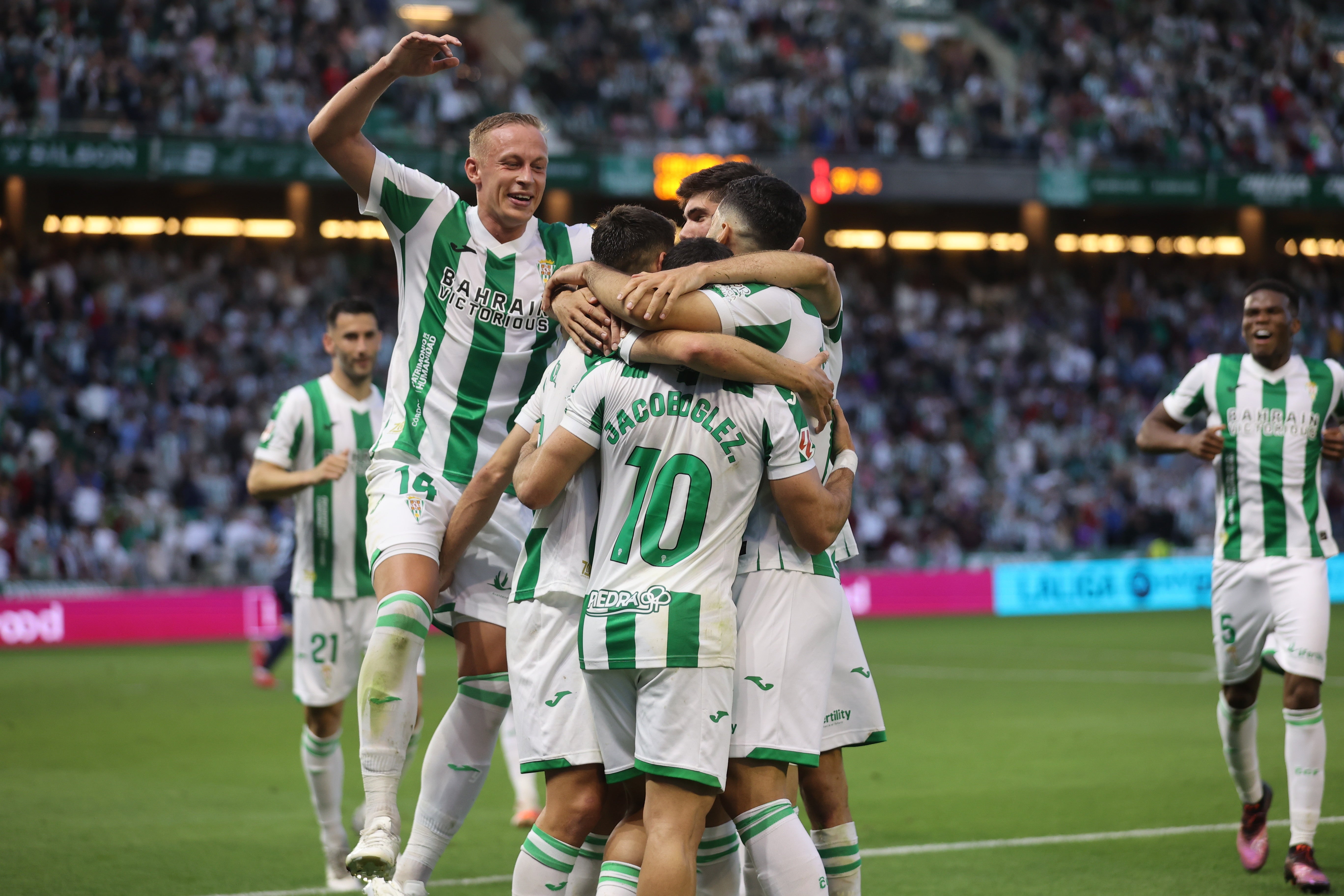 Las mejores imágenes de la goleada del Córdoba CF ante el Cádiz